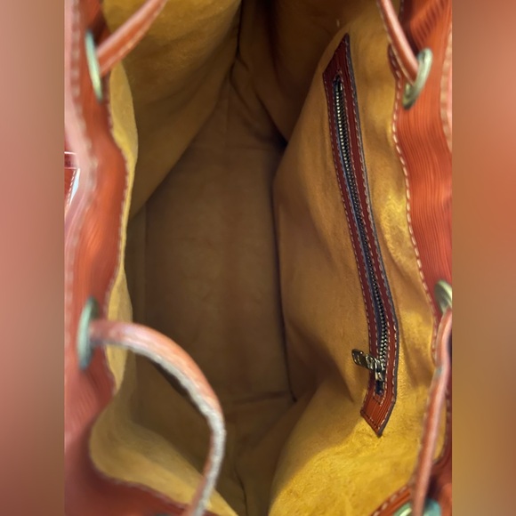 SOLD 🍂Louis Vuitton 🍂 Authenticated Vintage 1991 Epi Noe GM Brown Drawstring Bag - Picture 8 of 15